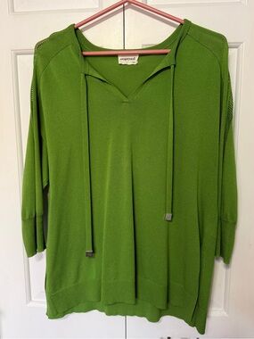 Vibrant Lime Green Knit Hoodie Sweater - GREAT CONDITION.  Fits L